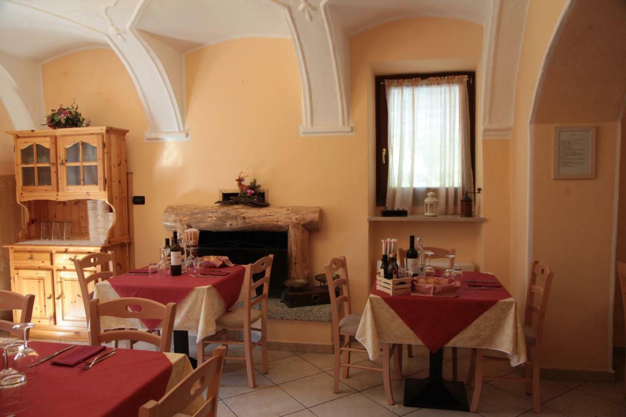 Albergo Casavecchia Tilliarn Exterior foto